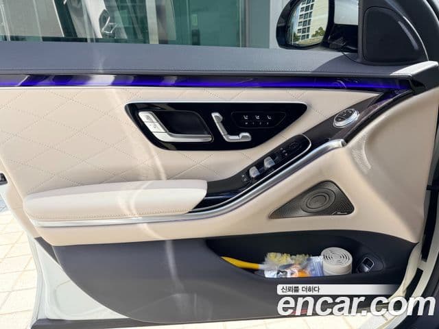 Mercedes-Benz S-Class 2023 — Photo 5/12