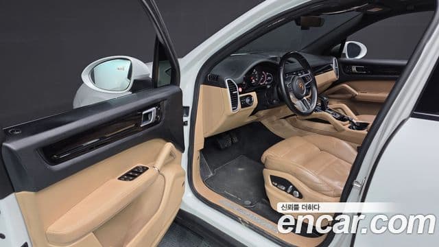 Porsche Cayenne 2019 — ფოტო 2/36