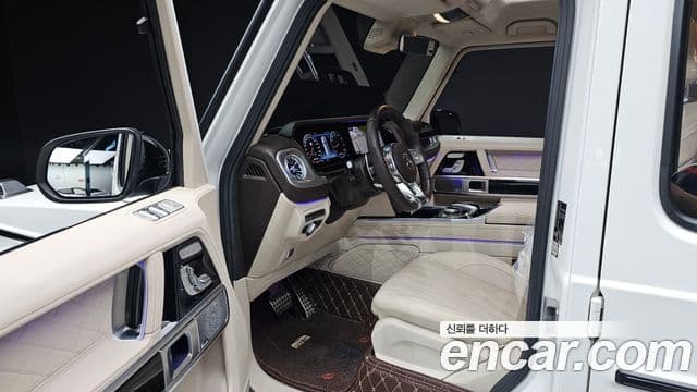 Mercedes-Benz G-Class 2021 — Photo 9/32