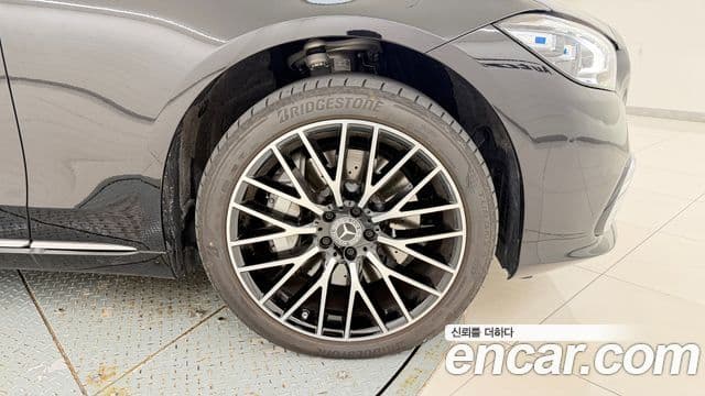 Mercedes-Benz S-Class 2025 — Photo 11/20