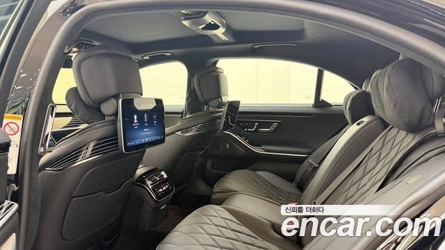 Mercedes-Benz S-Class 2025 — Photo 3/20