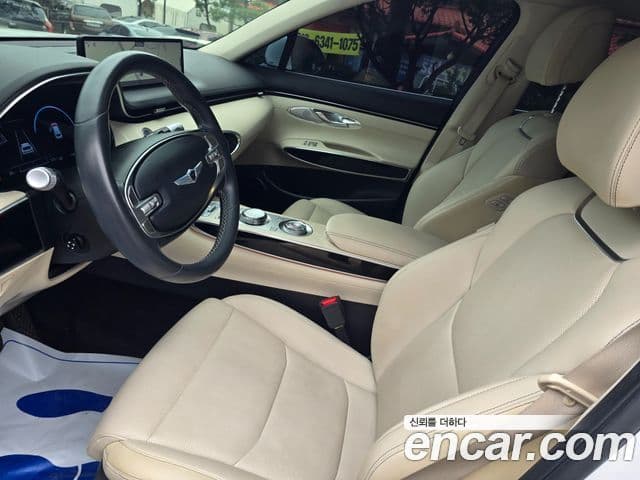 Genesis GV70 2021 — Photo 13/20