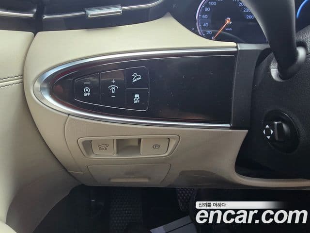 Genesis GV70 2021 — Photo 14/20