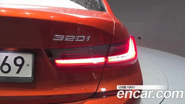 BMW 3 Series 2020 — Photo 10/35
