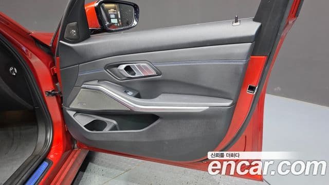 BMW 3 Series 2020 — Photo 25/35