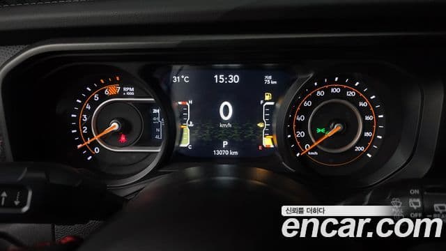 Jeep Wrangler 2024 — Şəkil 26/32