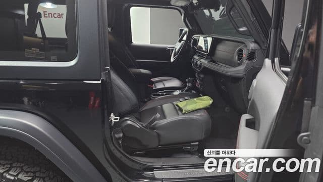 Jeep Wrangler 2024 — Şəkil 28/32