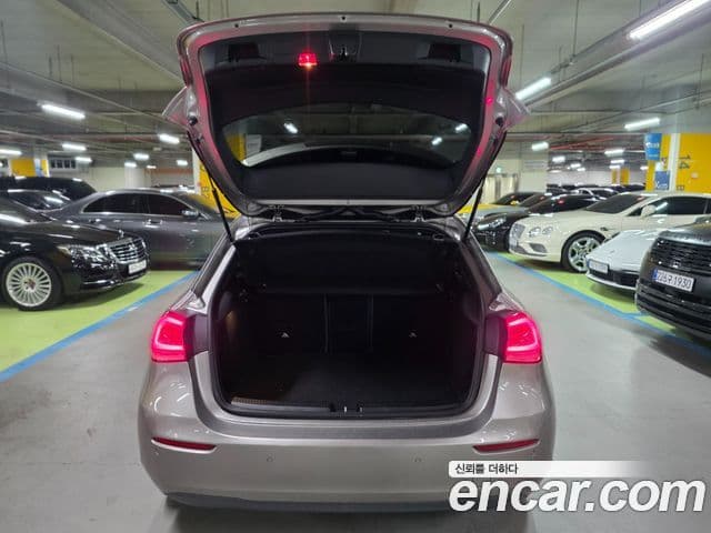 Mercedes-Benz A-Class 2019 — Şəkil 10/20
