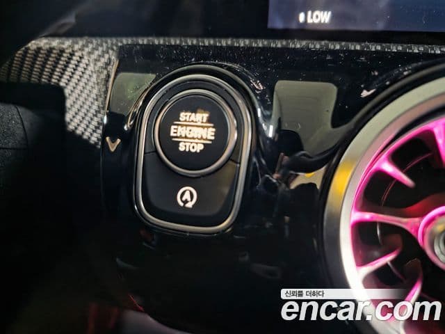 Mercedes-Benz A-Class 2019 — Şəkil 14/20