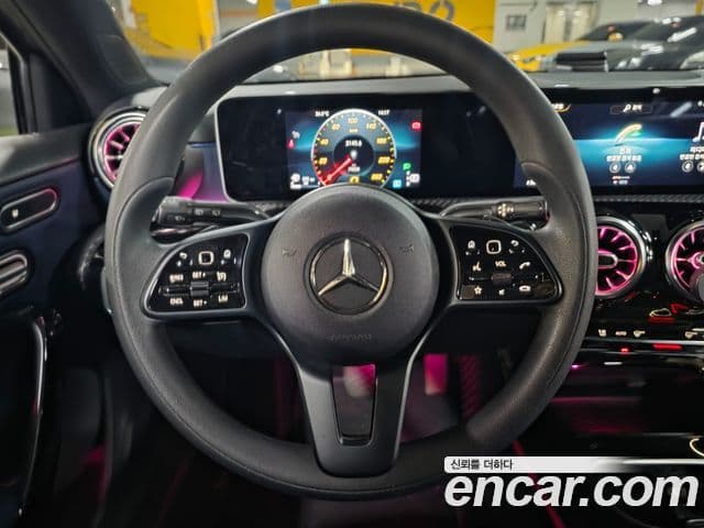 Mercedes-Benz A-Class 2019 — Şəkil 16/20