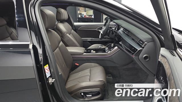 Audi A8 2023 — Photo 21/31