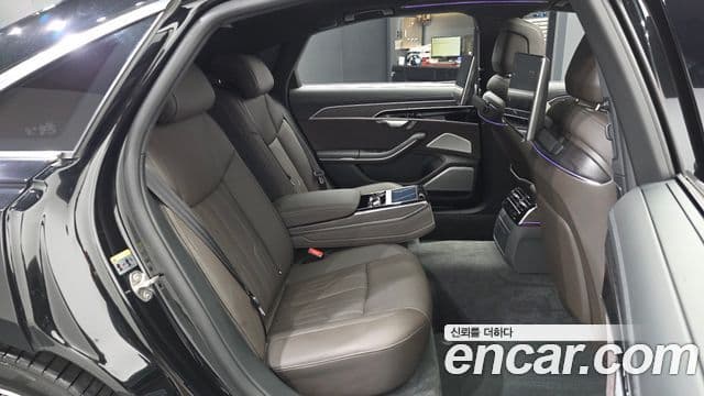 Audi A8 2023 — Photo 17/31
