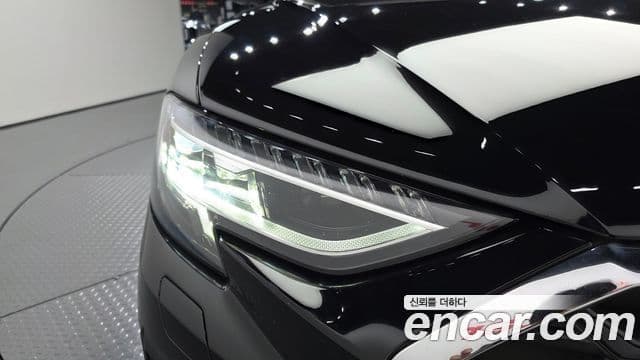 Audi A8 2023 — Photo 23/31