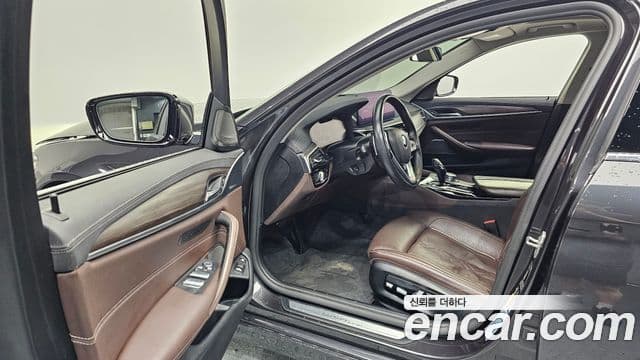 BMW 5 Series 2021 — Şəkil 18/20