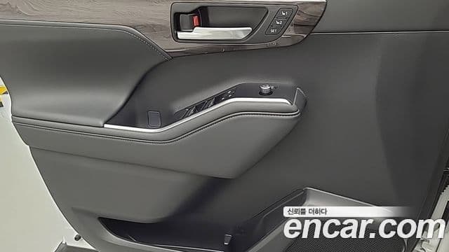 Toyota Highlander 2025 — Фото 15/20