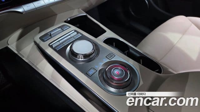 Genesis GV70 2021 — Photo 15/36