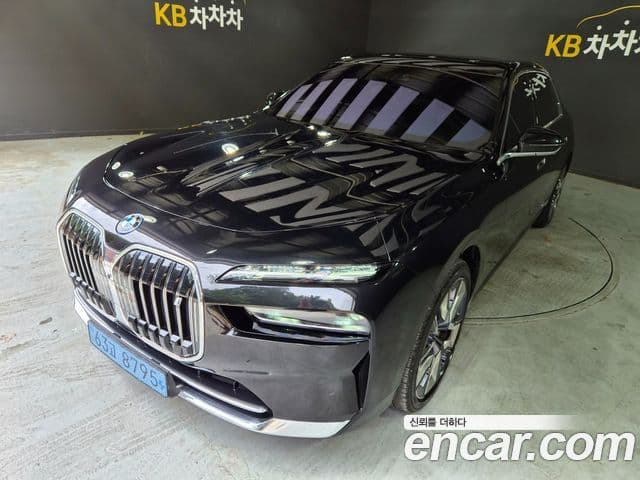 BMW i7 2022 — ფოტო 9/20