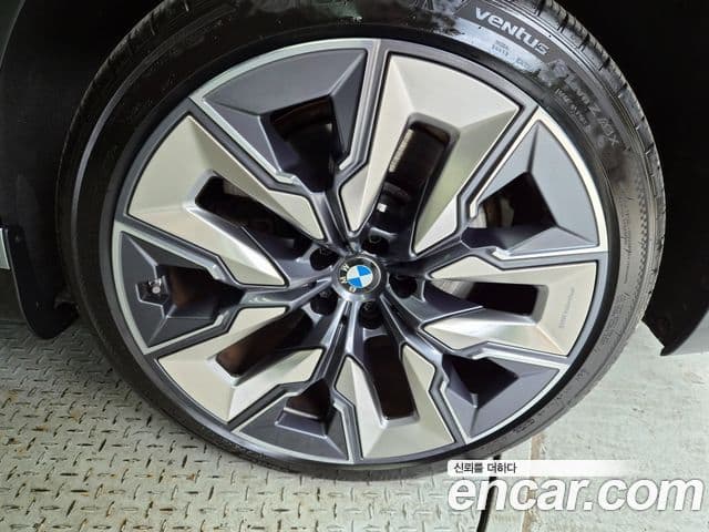 BMW i7 2022 — ფოტო 1/20