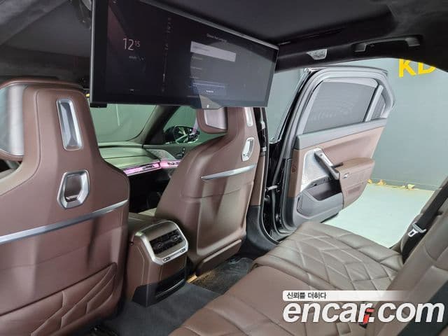 BMW i7 2022 — ფოტო 12/20