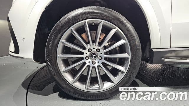 Mercedes-Benz GLE-Class 2023 — Photo 16/35