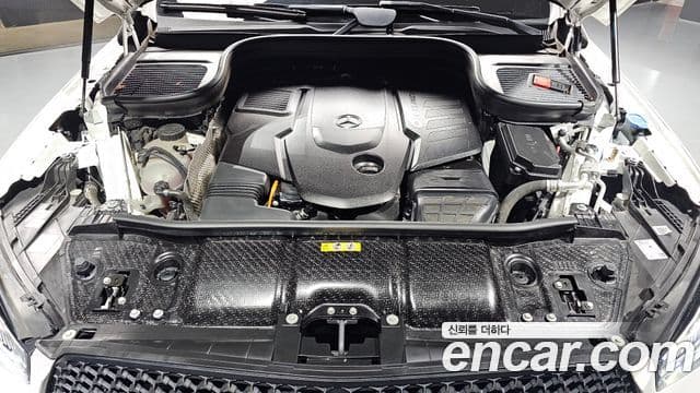 Mercedes-Benz GLE-Class 2023 — Photo 11/35