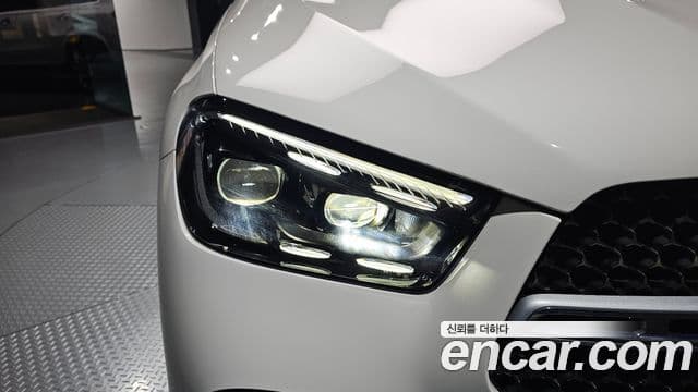 Mercedes-Benz GLE-Class 2023 — Photo 6/35