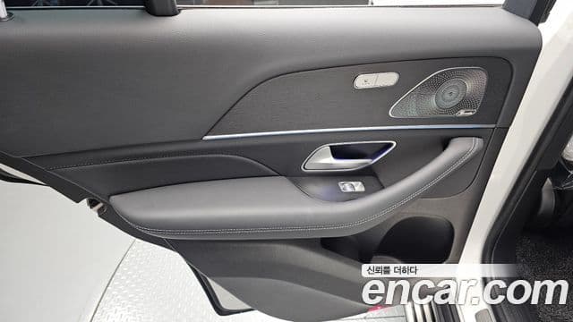 Mercedes-Benz GLE-Class 2023 — Photo 29/35