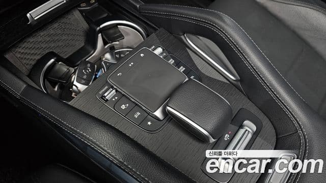 Mercedes-Benz GLE-Class 2023 — Photo 12/35