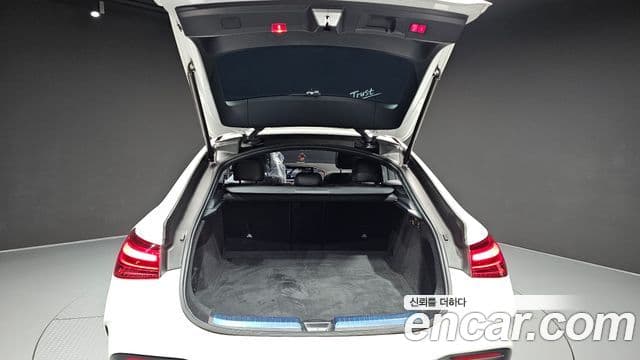 Mercedes-Benz GLE-Class 2023 — Photo 13/35