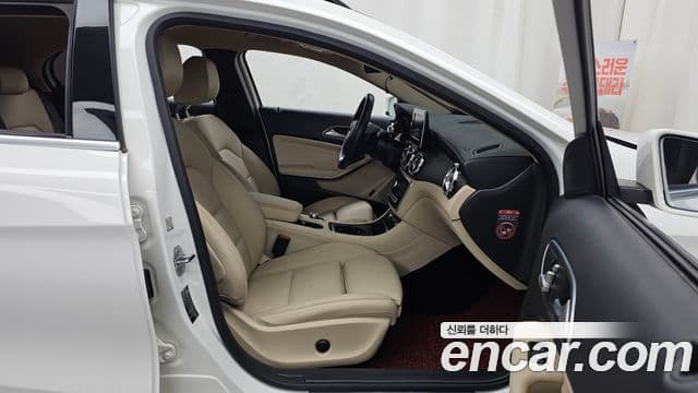 Mercedes-Benz GLA-Class 2019 — Photo 3/32