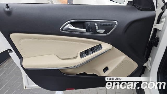 Mercedes-Benz GLA-Class 2019 — Photo 2/32