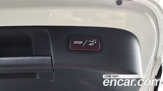 Mercedes-Benz GLA-Class 2019 — Photo 12/32
