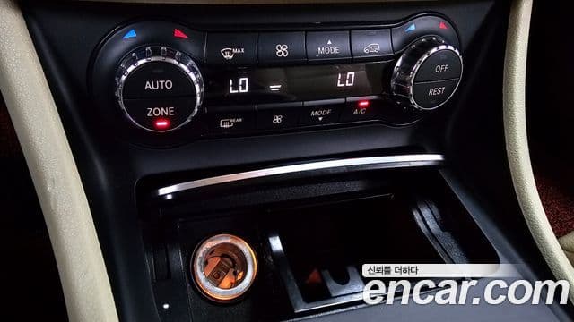 Mercedes-Benz GLA-Class 2019 — Photo 19/32