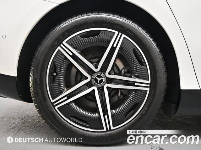 Mercedes-Benz EQE, 2024