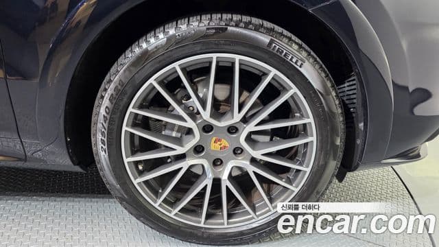 Porsche Cayenne 2019 — Photo 19/20