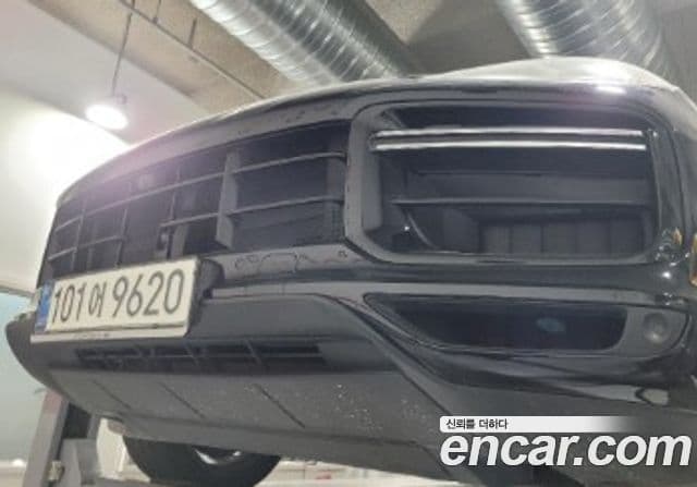 Porsche Cayenne 2020 — Photo 2/2