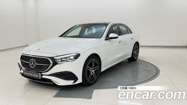 Mercedes-Benz E-Class 2025 — Photo 5/20