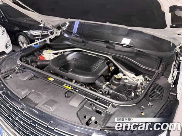 Land Rover Range Rover 2023 — Photo 8/19