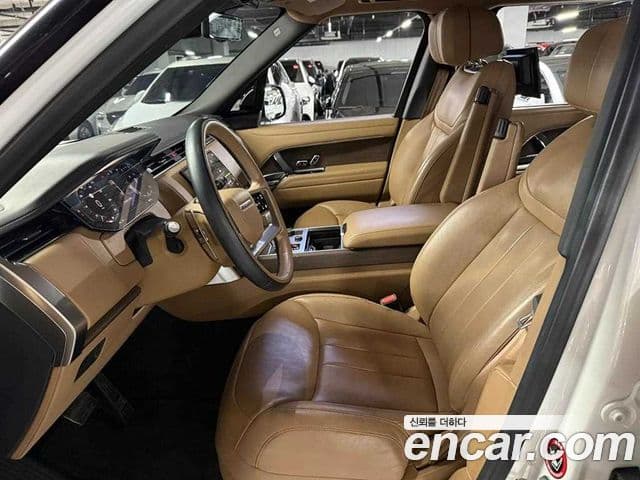 Land Rover Range Rover 2023 — Photo 18/19