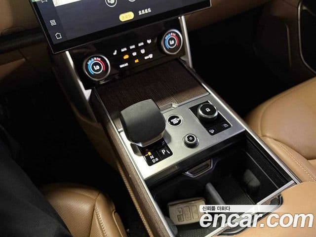 Land Rover Range Rover 2023 — Photo 13/19