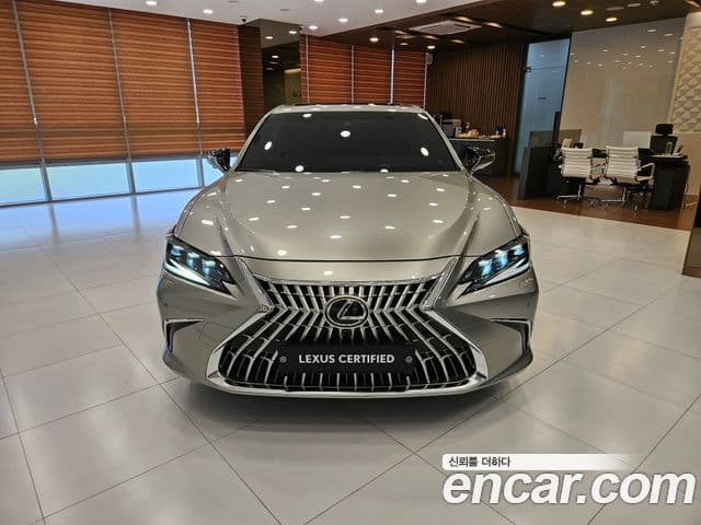 Lexus ES300h 2025 — Photo 15/15