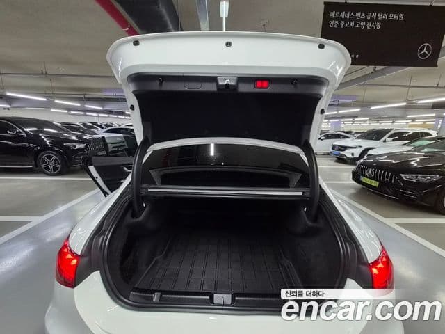 Mercedes-Benz EQE 2022 — ფოტო 19/20