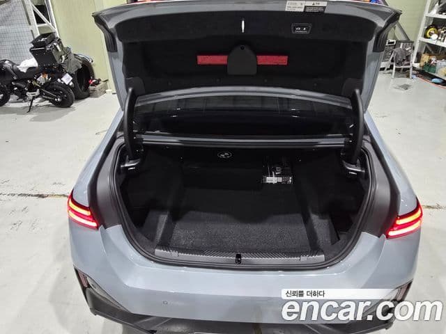 BMW 5 Series 2025 — Photo 4/19