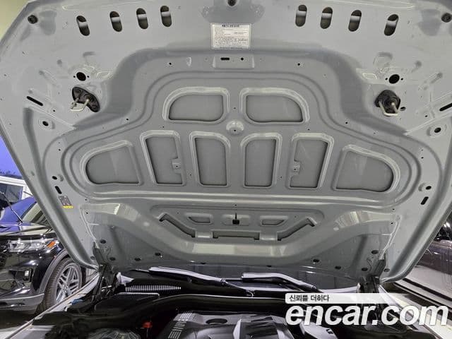 BMW 5 Series 2025 — Photo 13/19