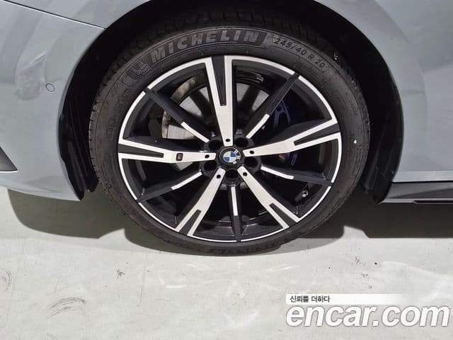 BMW 5 Series 2025 — Photo 17/19