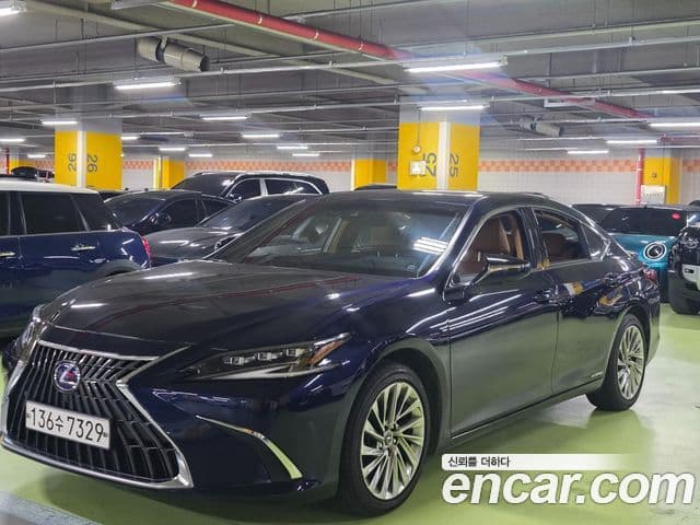 Lexus ES300h 2021 — ფოტო 5/20