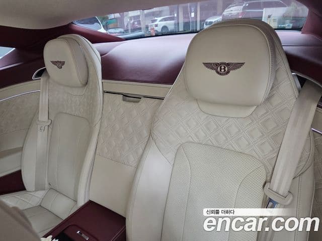 Bentley Continental GT 2019 — Photo 2/18