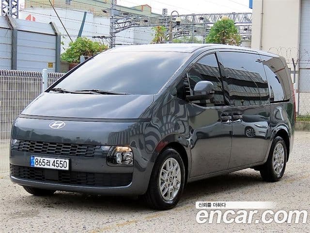 Hyundai Staria 2026 — Фото 1/18