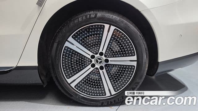 Mercedes-Benz EQS 2022 — ფოტო 21/35