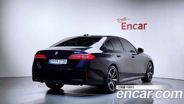 BMW 5 Series 2025 — Photo 21/23
